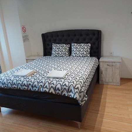 City Passage Apartments- Rooms Novi Sad Exteriör bild