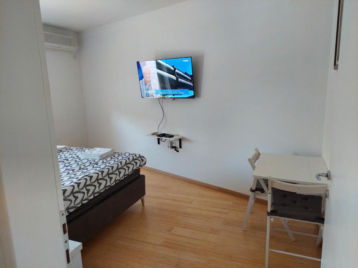 City Passage Apartments- Rooms Novi Sad Exteriör bild